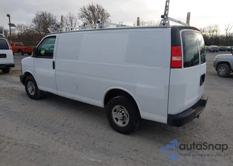 2012 Chevrolet Express 2500 Work Van z USA, uszkodzony, nr VIN 1GCWGFCAXC1167865